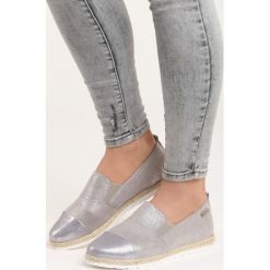 Szare Espadryle From Yesterday. Szare espadryle damskie Born2be, bez wzorów, ze skóry, bez obcasa. Za 79,99 zł.