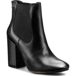 Botki CARINII - B3787 E50-000-PSK-C00. Czarne buty zimowe damskie marki Carinii, ze skóry, na obcasie. W wyprzedaży za 269,00 zł.