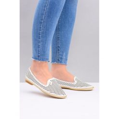 Lu Boo | Białe Ażurowe Balerinki Lordsy Stylish. Białe baleriny damskie Lu Boo, z aplikacjami, ze skóry ekologicznej, bez obcasa, na obcasie. Za 39,00 zł.