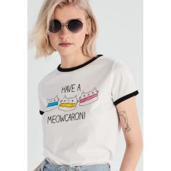 T-shirt z nadrukiem Meowcaroon - Biały. Białe t-shirty damskie marki Sinsay, xl, z nadrukiem, bez kołnierzyka. Za 19,99 zł.