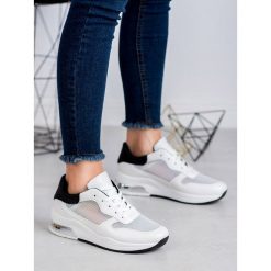 BUTY SPORTOWE Z SIATECZKĄ. Białe buty sportowe damskie SHELOVET, bez wzorów, sportowe. Za 76,90 zł.