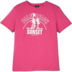 T-shirt z nadrukiem bonprix różowy z nadrukiem. Różowe koszulki męskie bonprix, na lato, xl, z nadrukiem, bez kołnierzyka, bez rękawów. Za 37,99 zł.