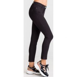 JEANSY SLIM FIT BOTTOM UP PATRIZIA PEPE. Czarne jeansy damskie Patrizia Pepe. Za 889,00 zł.