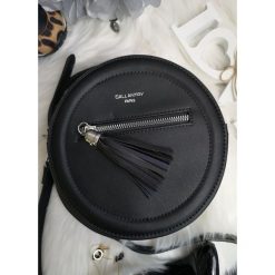 Torebka Crocus black. Czarne torebki klasyczne damskie Fanaberia.com, w paski, małe, bez dodatków. Za 79,00 zł.
