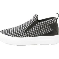 MSGM Półbuty wsuwane black/white. Czarne półbuty damskie skórzane marki MSGM. W wyprzedaży za 595,60 zł.