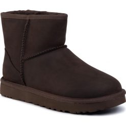 Buty UGG - W Classic Mini Leather 1016558 Cho. Pomarańczowe kozaki damskie Ugg, na imprezę, z wełny, bez obcasa, bez zapięcia. W wyprzedaży za 479,00 zł.
