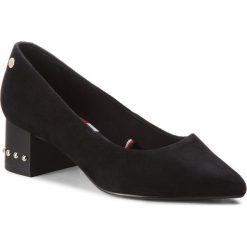 Półbuty TOMMY HILFIGER - Round Stud Mid Heel FW0FW03609 Black 990. Czarne półbuty damskie skórzane marki TOMMY HILFIGER, z okrągłym noskiem, na obcasie. Za 549,00 zł.