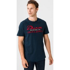 Jack & Jones Application Koszulka Niebieski. Niebieskie podkoszulki męskie Jack & Jones, s, z haftami, z bawełny, z krótkim rękawem. Za 80,95 zł.
