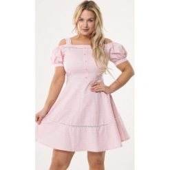 Różowa Sukienka Cool As. Różowe sukienki damskie Born2be, na imprezę, xl, bez wzorów, bez kołnierzyka, z krótkim rękawem, krótkie, mini, rozkloszowane. Za 59,99 zł.