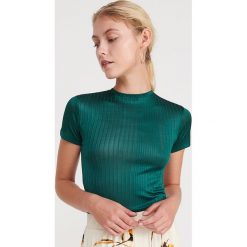 T-shirt z elastycznej dzianiny - Khaki. Brązowe t-shirty damskie Reserved, s, bez wzorów, z dzianiny, bez kołnierzyka. Za 59,99 zł.