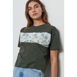 T-shirt z nadrukiem - Khaki. Brązowe t-shirty damskie Reserved, s, z nadrukiem, bez kołnierzyka. Za 29,99 zł.