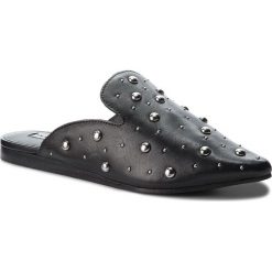 Klapki BRONX - 66135-A Black 01. Czarne klapki damskie Bronx, z aplikacjami, ze skóry, bez obcasa. W wyprzedaży za 229,00 zł.
