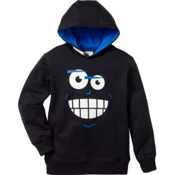 Bluza z kapturem bonprix czarny. Czarne bluzy chłopięce marki bonprix, m, z nadrukiem, z kapturem. Za 54,99 zł.