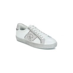 Buty Chattawak BRESCIA. Białe trampki i tenisówki damskie Chattawak, bez wzorów, bez zapięcia. Za 129,50 zł.