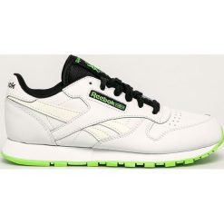 Reebok Classic - Buty dziecięce Classic Leather. Białe trampki chłopięce Reebok Classic, bez wzorów, z gumy, sportowe, na sznurówki. W wyprzedaży za 199,90 zł.