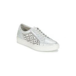 Buty Dorking RENATA. Szare trampki i tenisówki damskie marki Dorking, bez wzorów, bez zapięcia. Za 351,20 zł.