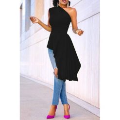 Bluzka ETIOLA BLACK. Czarne bluzki damskie IVET, bez wzorów, eleganckie, z asymetrycznym kołnierzem, bez rękawów. W wyprzedaży za 79,00 zł.
