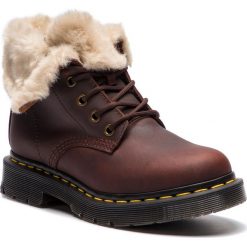 Glany DR. MARTENS - 1460 Kolbert 24014201 Dark Brown/Mustang. Brązowe buty zimowe damskie marki Dr. Martens, z nubiku. W wyprzedaży za 539,00 zł.
