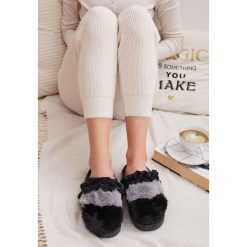 Czarne Kapcie Fondren. Czarne kapcie damskie Born2be. Za 39,99 zł.