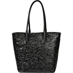 Skórzana torebka w kolorze czarnym - (S)38 x (W)30 x (G)14 cm. Czarne torebki klasyczne damskie Bosccolo, bez wzorów, ze skóry, na ramię, bez dodatków. W wyprzedaży za 239,95 zł.
