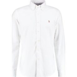 Polo Ralph Lauren CORE FIT Koszula white. Białe koszule męskie Polo Ralph Lauren, m, bez wzorów, z bawełny, polo, bez rękawów. Za 439,00 zł.