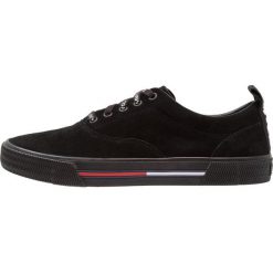 Tommy Jeans OXFORD CITY Sneakersy niskie black. Czarne trampki męskie Tommy Jeans, bez wzorów, z jeansu, bez zapięcia. Za 379,00 zł.