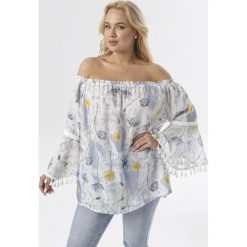 Jasnoniebieska Bluzka Theldelia. Niebieskie bluzki damskie Born2be, xl, bez wzorów, bez kołnierzyka, bez rękawów. W wyprzedaży za 54,99 zł.