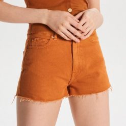 Jeansowe szorty - Brązowy. Pomarańczowe szorty damskie Cropp, bez wzorów, z jeansu. Za 47,99 zł.