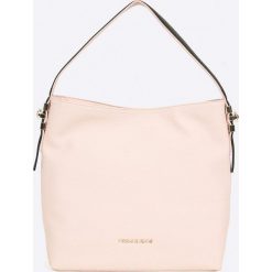 Versace Jeans - Torebka. Różowe torebki klasyczne damskie Versace Jeans, bez wzorów, z poliesteru, casualowe, na ramię, duże, bez dodatków. W wyprzedaży za 539,90 zł.