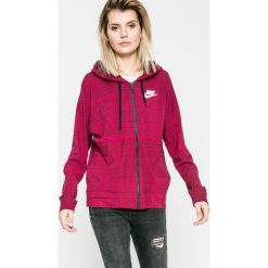Nike Sportswear - Bluza. Czerwone bluzy sportowe damskie Nike Sportswear, s, z elastanu, z kapturem. W wyprzedaży za 179,90 zł.