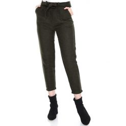 Spodnie w kolorze khaki. Brązowe spodnie damskie marki Patiska, l. W wyprzedaży za 107,95 zł.