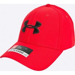 Under Armour - Czapka. Czerwone czapki męskie Under Armour, bez wzorów, z elastanu. Za 79,90 zł.