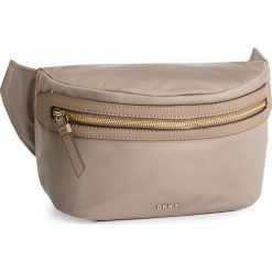 Saszetka nerka DKNY - Casey-Belt Bag-Nylon R91IEA41 Chino CHI. Brązowe nerki damskie DKNY, bez wzorów, z nylonu, młodzieżowe, bez dodatków. Za 409,00 zł.