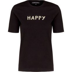 T-shirt MARKUS LUPFER ALEX PEARL HAPPY. Czarne bluzki damskie Markus Lupfer, z aplikacjami, z tkaniny, z okrągłym kołnierzem. W wyprzedaży za 324,00 zł.