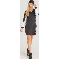 SUKIENKA LIU JO SPORT. Czarne sukienki damskie s, z aplikacjami, z materiału, sportowe, mini, dopasowane. Za 679,00 zł.