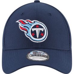 New Era - Czapka. Niebieskie czapki męskie New Era, bez wzorów, z poliesteru. W wyprzedaży za 99,90 zł.