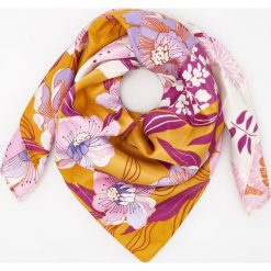 Chusty damskie: Chusta w kwiaty – Żółty