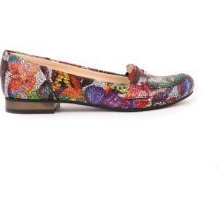 Kolorowe balerinki lordsy - skóra naturalna - model 025 - kolor motyl. Szare baleriny damskie Zapato, bez wzorów, z jeansu, eleganckie, na niskim obcasie, na obcasie. W wyprzedaży za 173,40 zł.