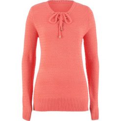 Sweter ze sznurowaniem bonprix mandarynka. Czarne swetry klasyczne damskie marki bonprix, z dzianiny, ze sznurowanym dekoltem. Za 89,99 zł.