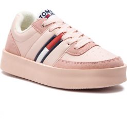 Sneakersy TOMMY JEANS - Light Sneaker EN0EN00395 Silver Peony 658. Różowe półbuty damskie Tommy Jeans, z jeansu. Za 449,00 zł.