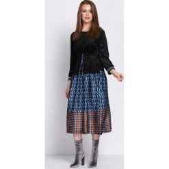 Czarna Sukienka High&Low. Czarne długie sukienki marki Born2be, uniwersalny, w ażurowe wzory. Za 99,99 zł.