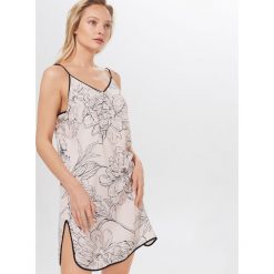 Koszula nocna na ramiączkach - Wielobarwny. Koszule nocne damskie Mohito, s. Za 89,99 zł.
