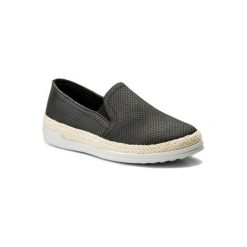 NYLON RED WSLB665-1. Czarne półbuty damskie Nylon Red, bez wzorów, ze skóry ekologicznej, bez obcasa, bez zapięcia. Za 59,99 zł.