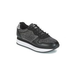 Buty André TYPO. Czarne trampki i tenisówki damskie Andre, bez wzorów, bez zapięcia. Za 175,20 zł.