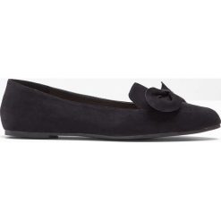 Buty wsuwane bonprix czarny. Czarne baleriny damskie bonprix, bez wzorów, bez obcasa. Za 69,99 zł.