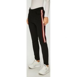 G-Star Raw - Spodnie. Czarne spodnie damskie marki G-Star RAW, s, bez wzorów, z elastanu, retro. Za 459,90 zł.