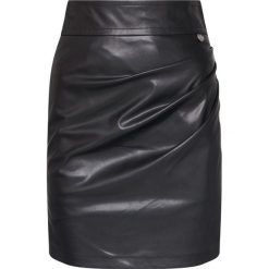 Spódnica skórzana TwinSet 202TP2233. Czarne spódniczki damskie Twinset, bez wzorów, mini. Za 569,00 zł.