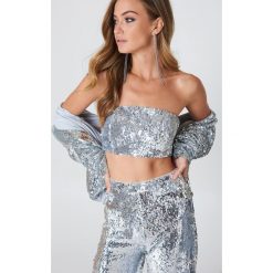 NA-KD Party Top bandeau z cekinami - Silver. Szare topy damskie NA-KD Party, bez wzorów, z poliesteru, bez kołnierzyka. W wyprzedaży za 40,38 zł.