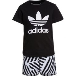 Adidas Originals SET Spodnie treningowe black/white. Czarne spodnie chłopięce marki adidas Originals, z bawełny. Za 199,00 zł.