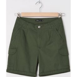 Szorty z kieszeniami cargo - Khaki. Brązowe szorty damskie House, s, bez wzorów. Za 69,99 zł.